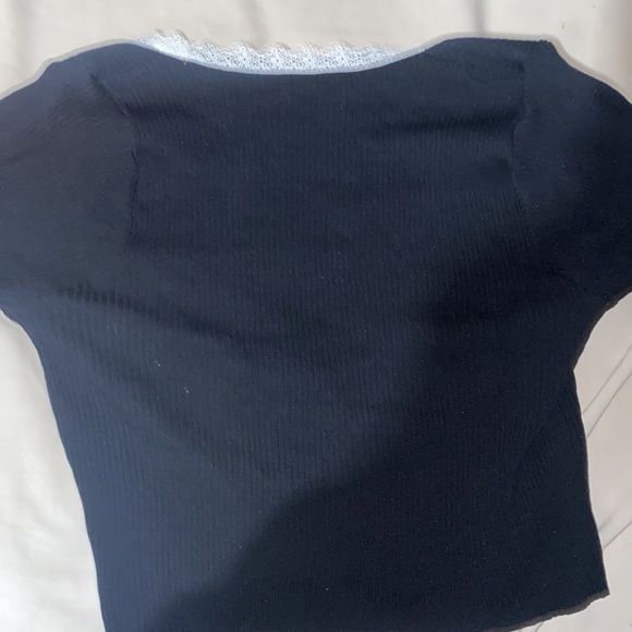 square neckline short sleeve top - Picture 2 of 2